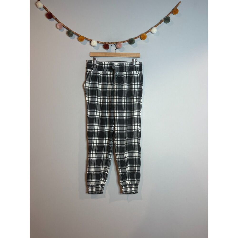 Aerie grey and white plaid flannel pajama pants